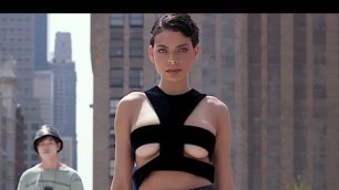 'HVILINA Flying Solo Spring 2022 New York - Fashion Channel'
